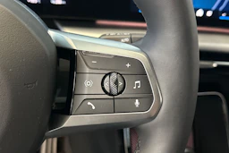 harmaa BMW iX1 2025 kuva 21.