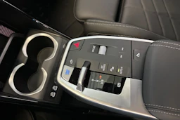 harmaa BMW iX1 2025 kuva 24.