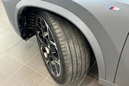 harmaa BMW iX1 2025 kuva 36.