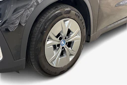 musta BMW iX1 2025 kuva 9.