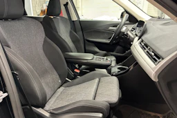 musta BMW iX1 2025 kuva 33.