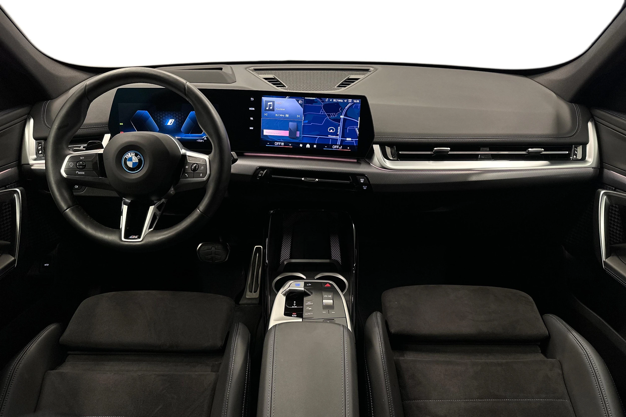 vihreä BMW iX1 2025 kuva 7.