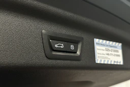 vihreä BMW iX1 2025 kuva 12.