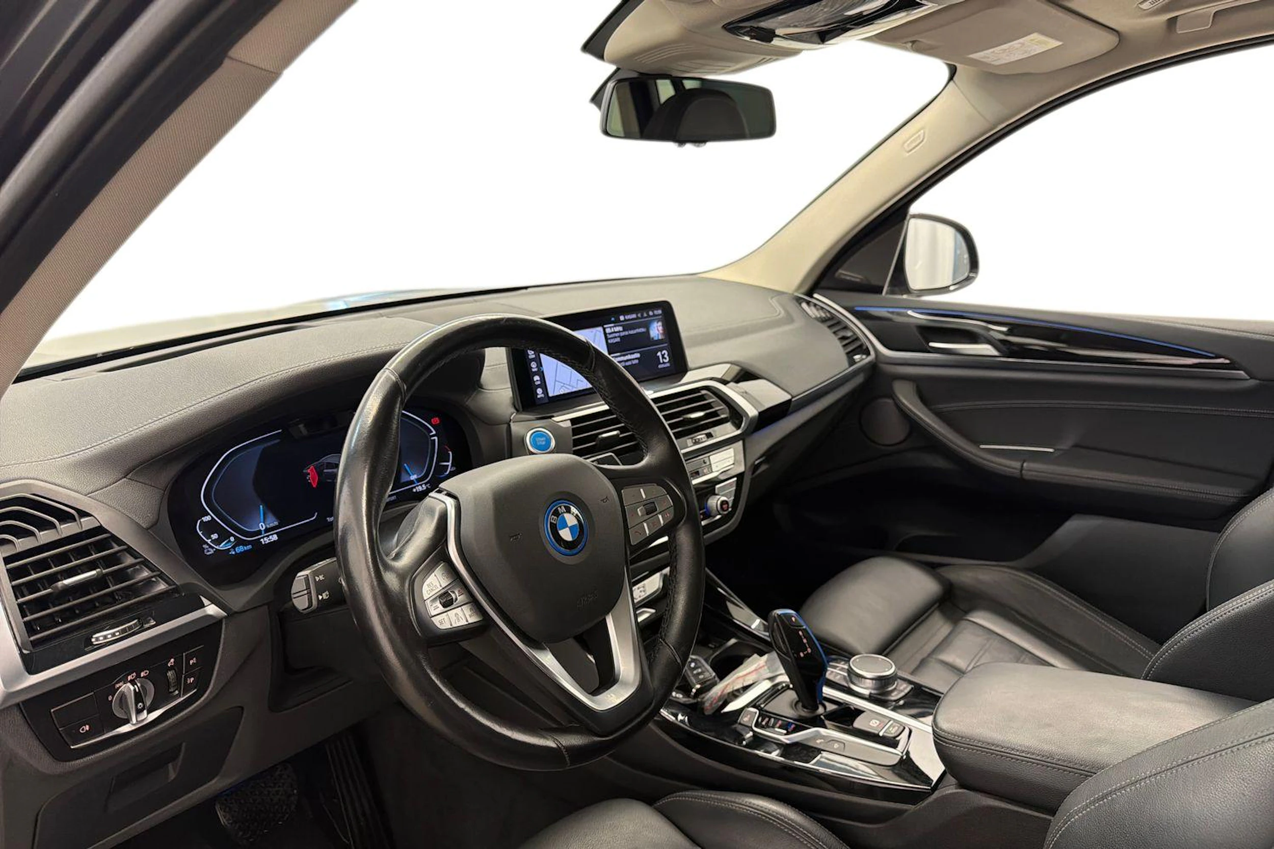 harmaa BMW iX3 2021 kuva 6.