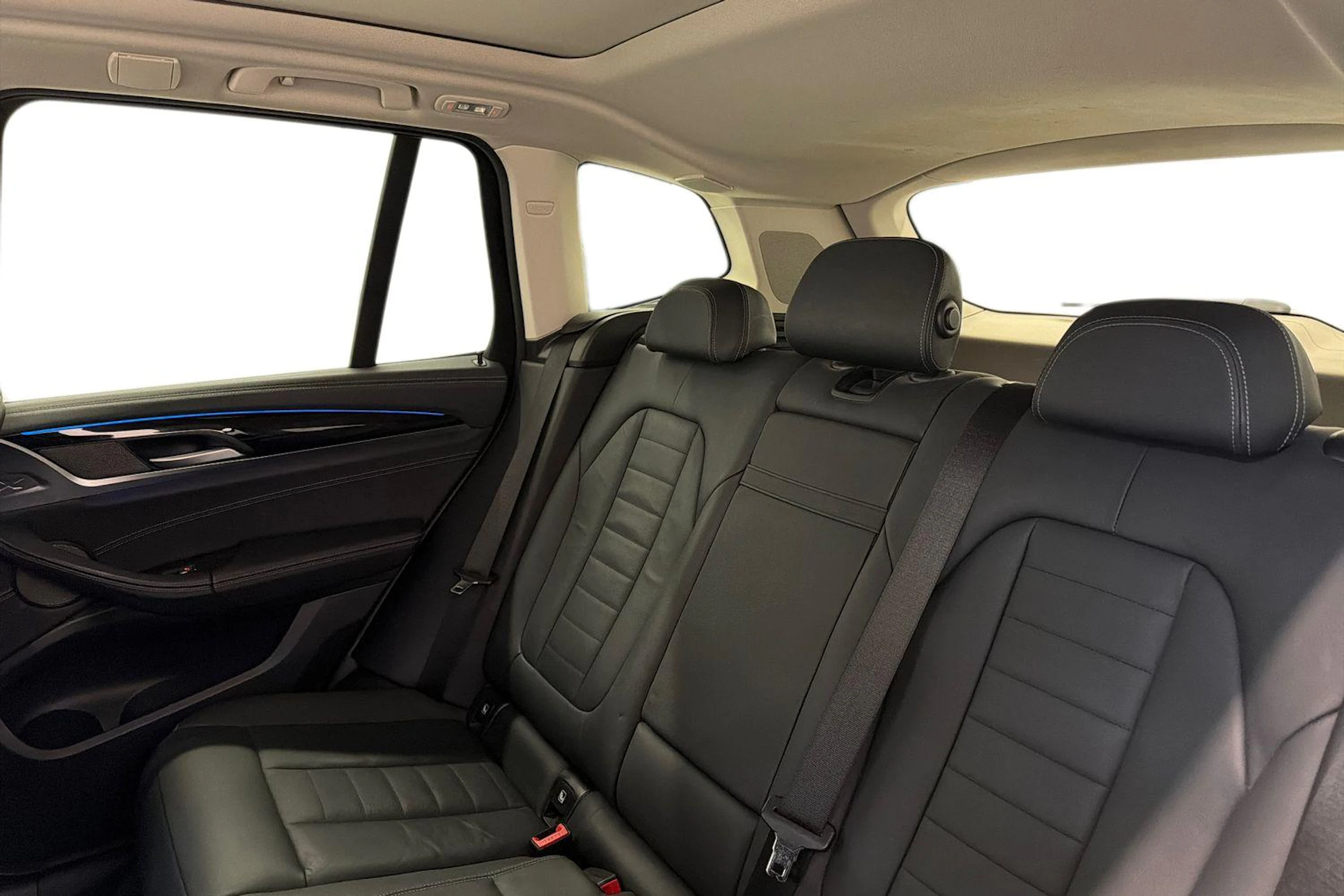harmaa BMW iX3 2021 kuva 8.