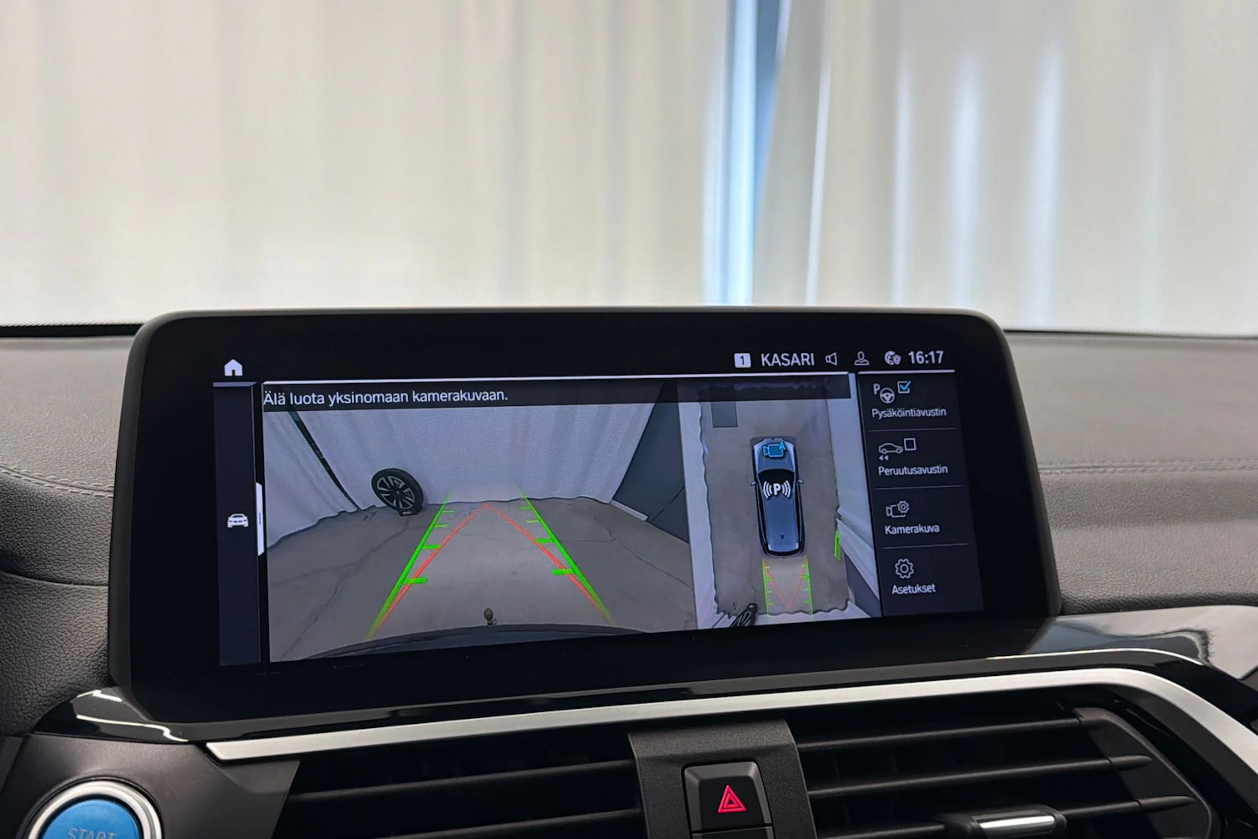 harmaa BMW iX3 2021 kuva 31.