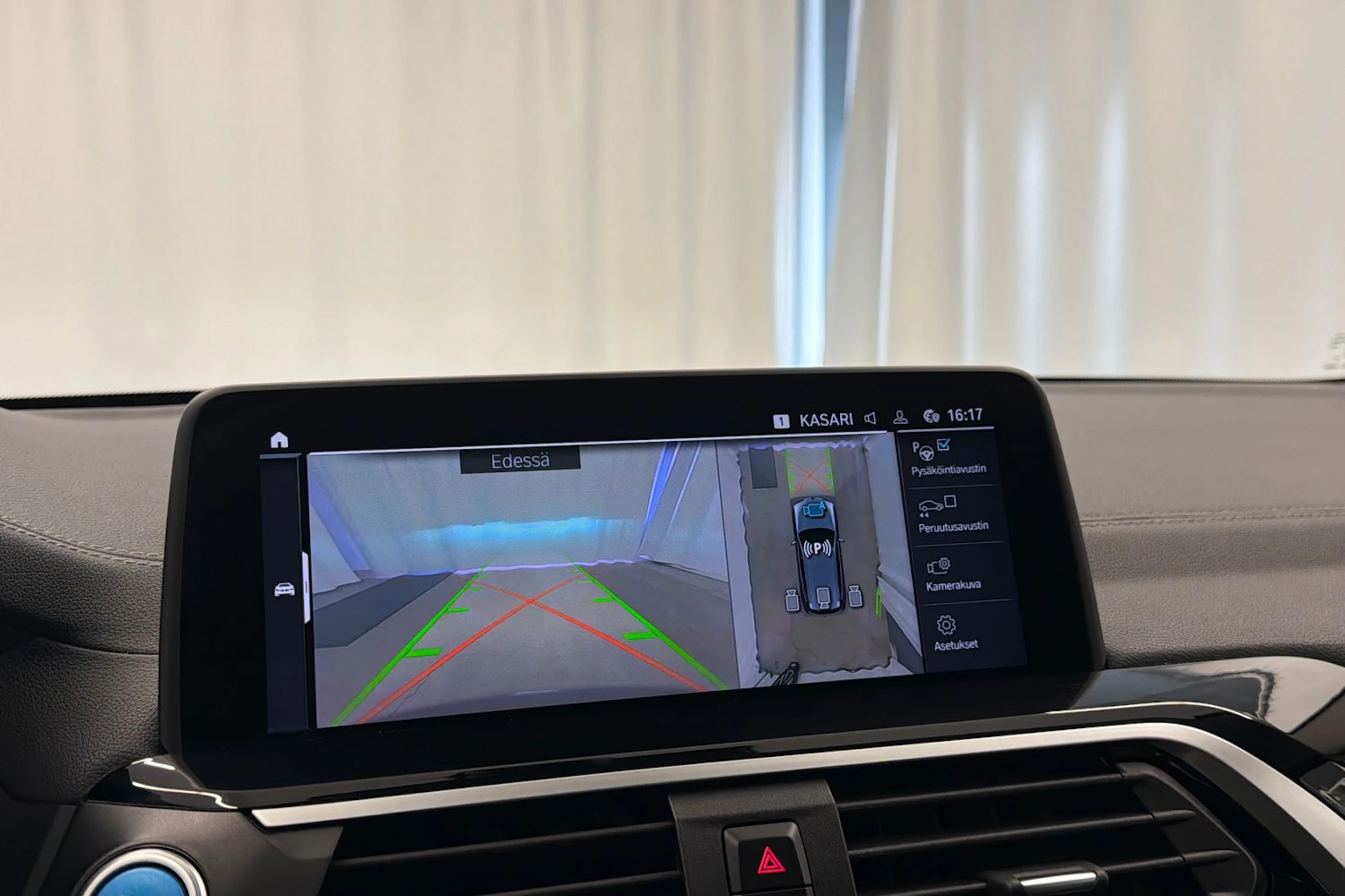 harmaa BMW iX3 2021 kuva 32.