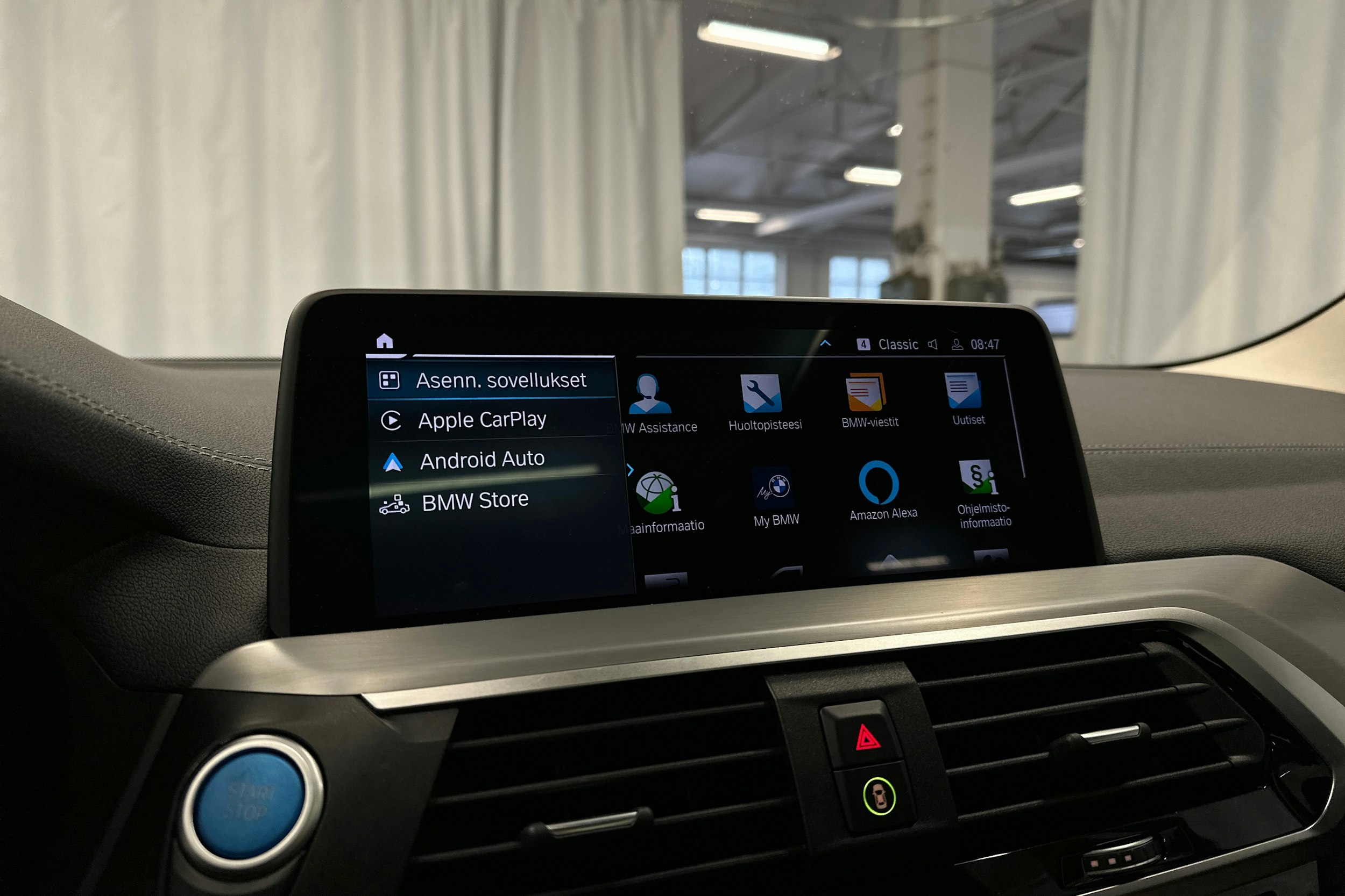 valkoinen BMW iX3 2021 kuva 20.