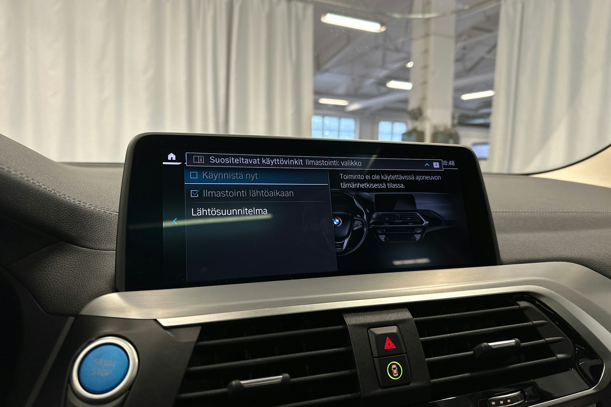 valkoinen BMW iX3 2021 kuva 21.