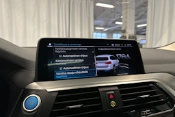 valkoinen BMW iX3 2021 kuva 23.