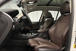 valkoinen BMW iX3 2021 kuva 31.