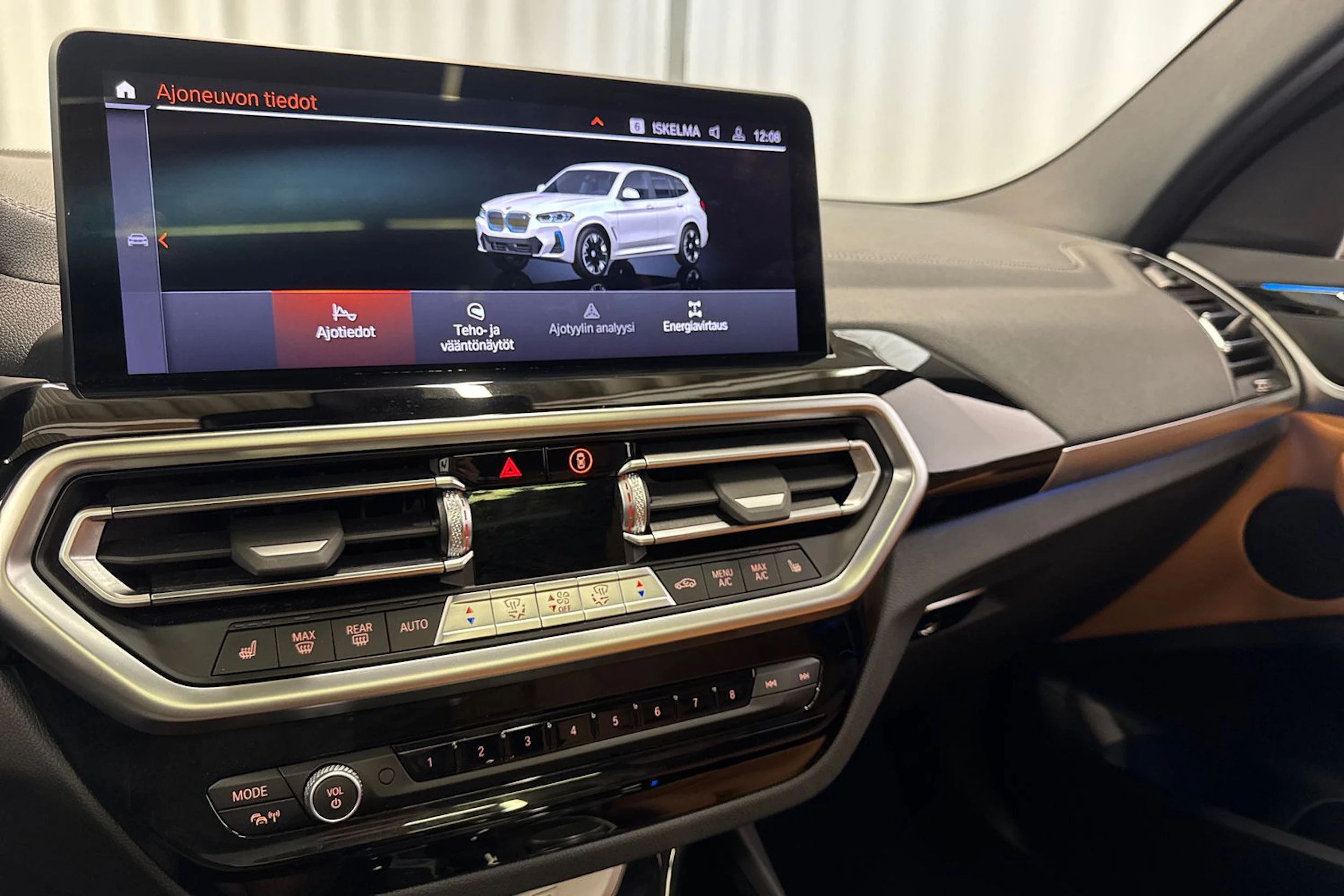 harmaa BMW iX3 2022 kuva 14.