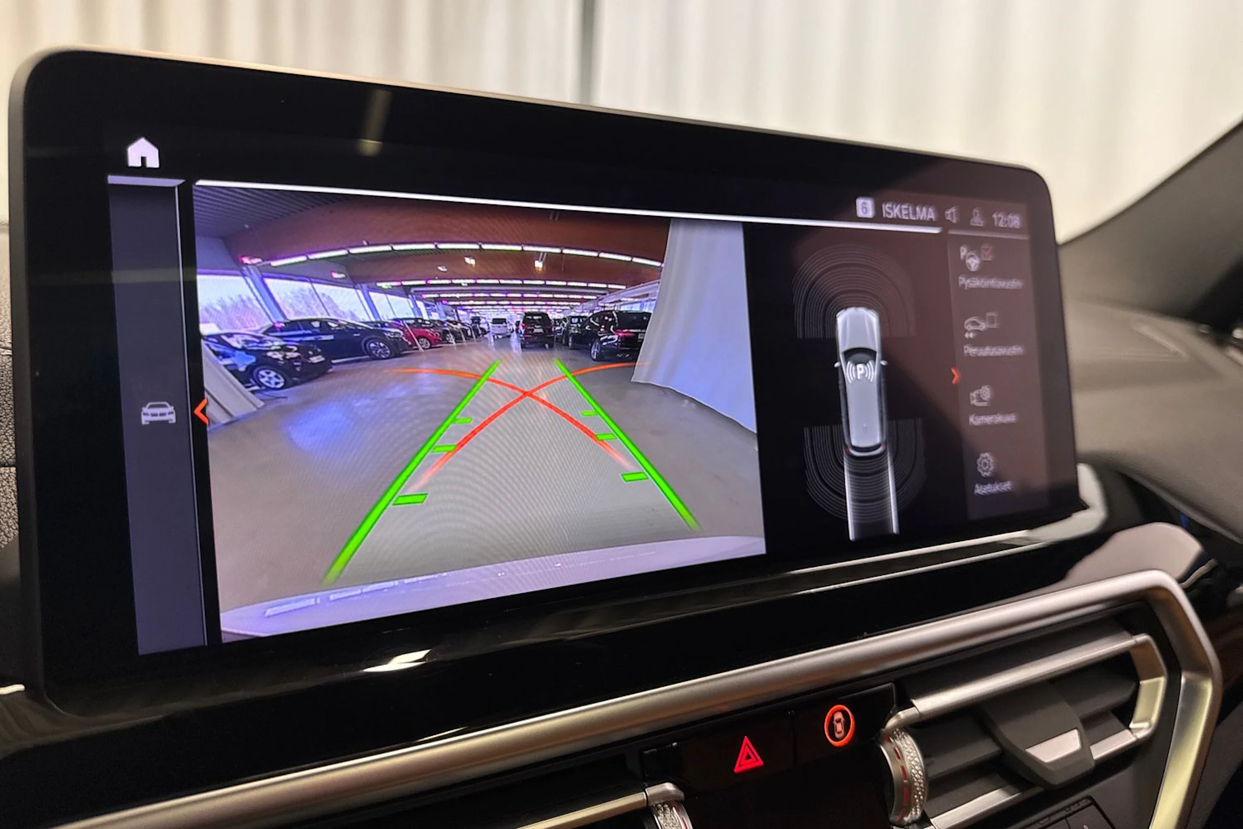 harmaa BMW iX3 2022 kuva 15.