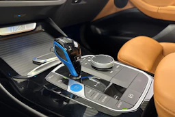 harmaa BMW iX3 2022 kuva 16.