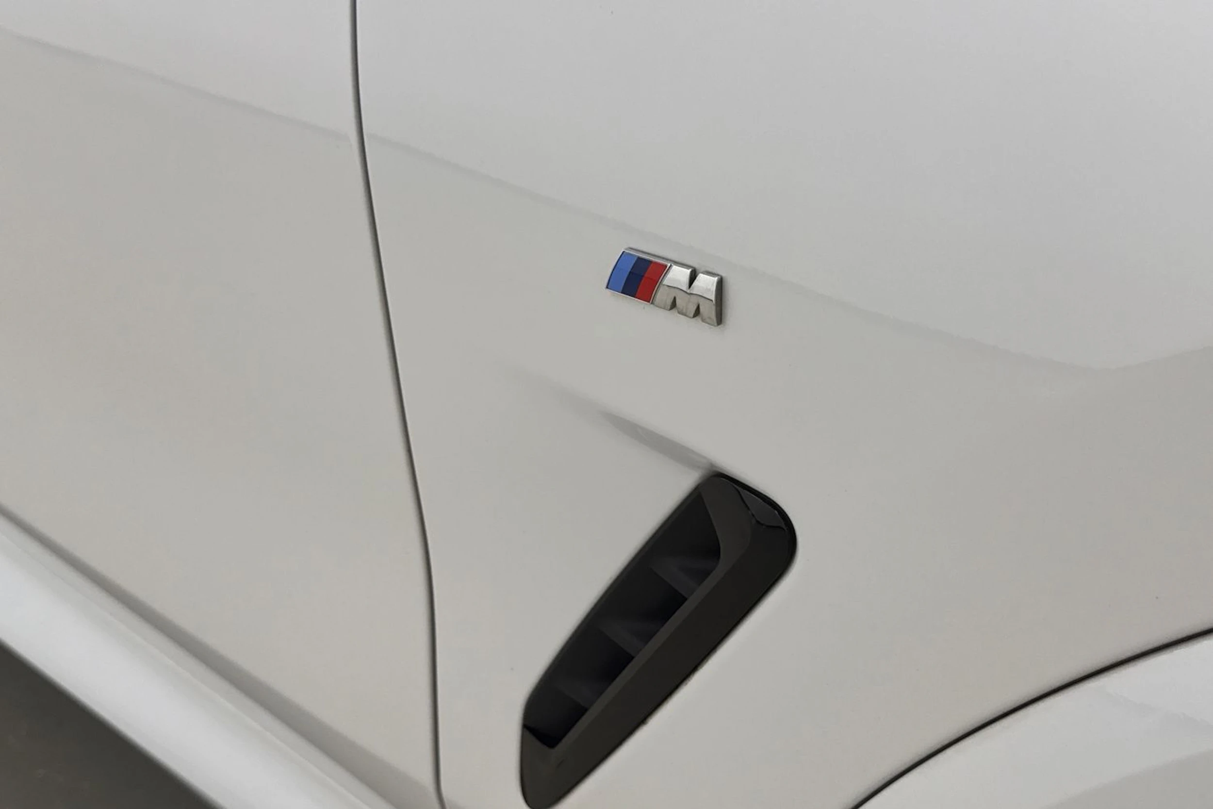 harmaa BMW iX3 2022 kuva 22.