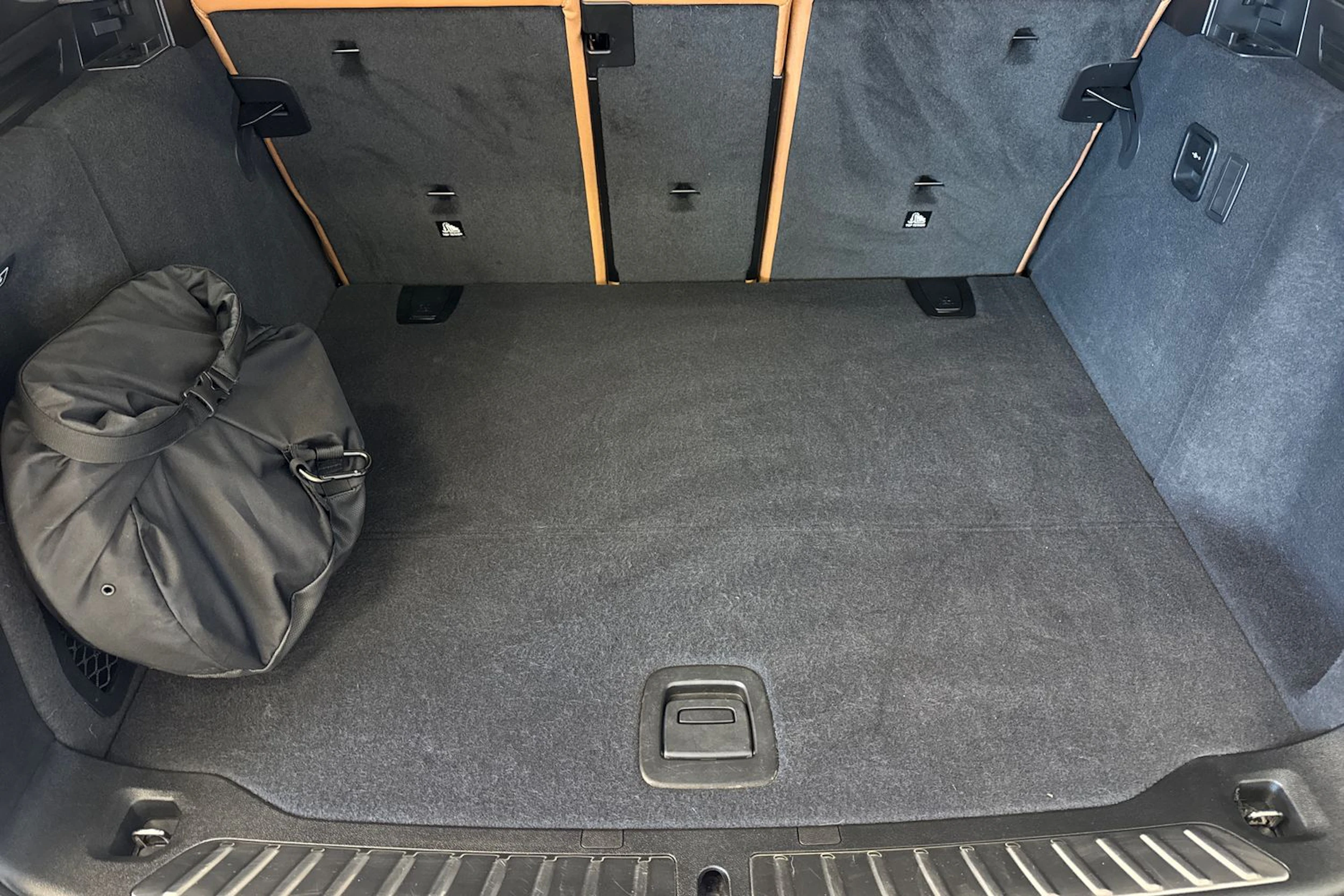 harmaa BMW iX3 2022 kuva 24.