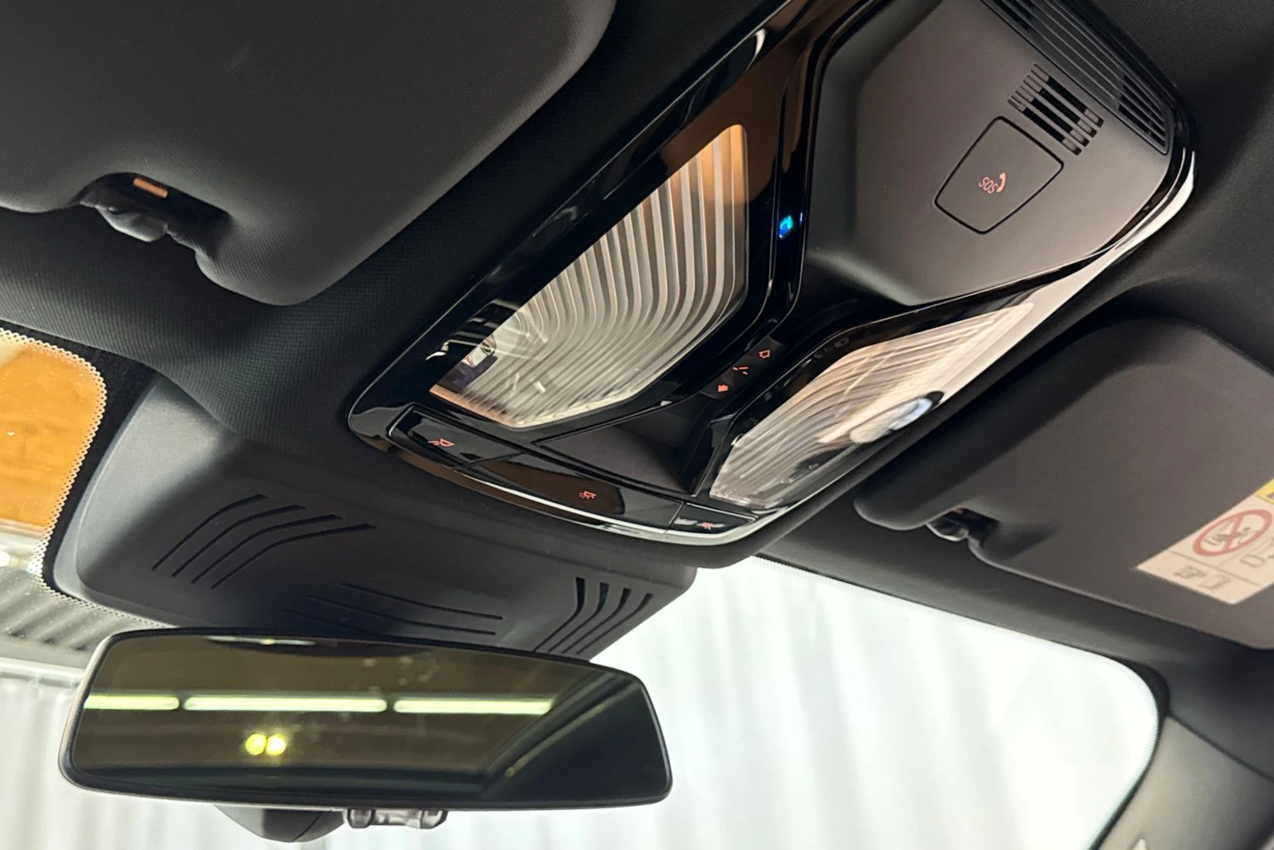 harmaa BMW iX3 2022 kuva 28.