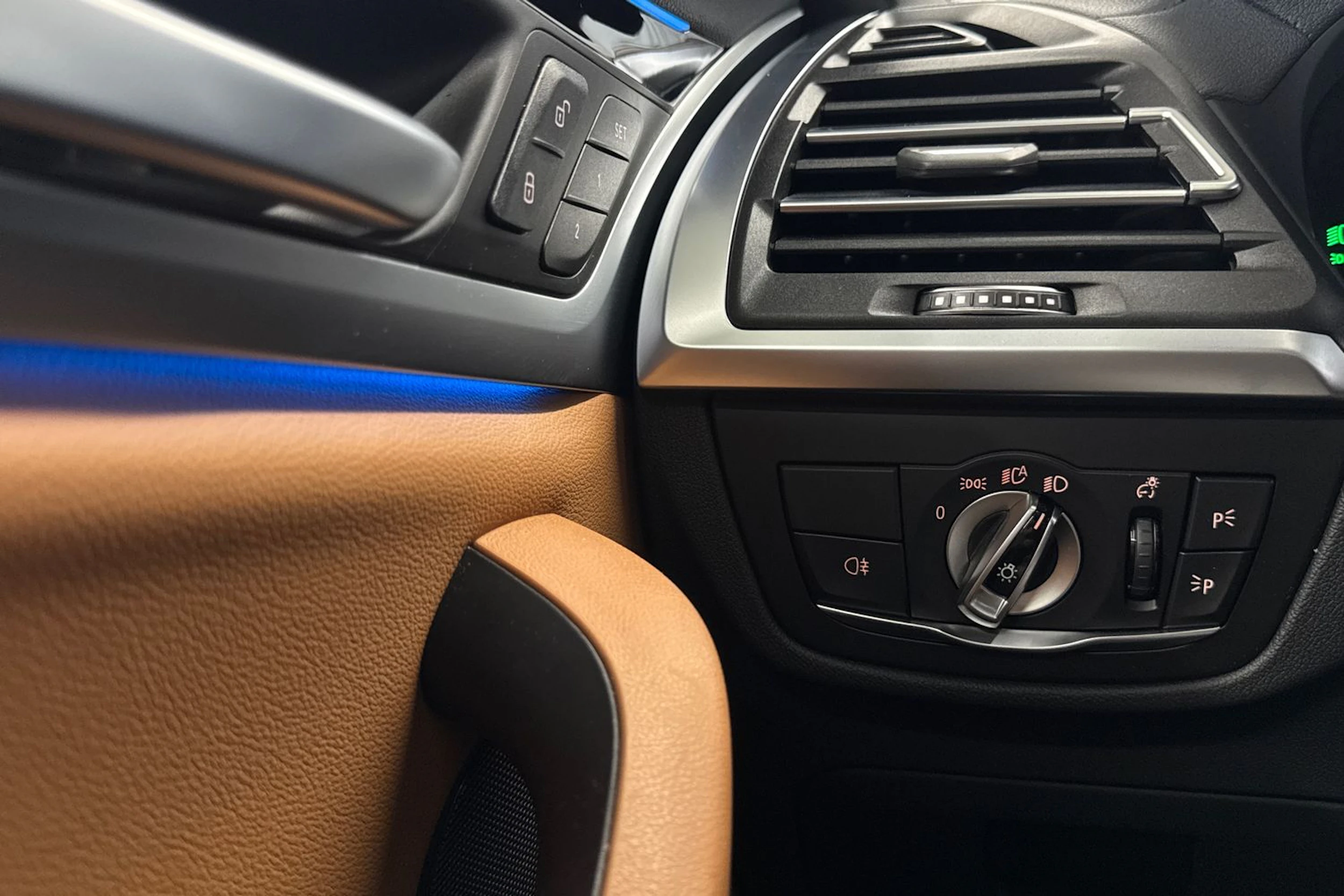 harmaa BMW iX3 2022 kuva 31.