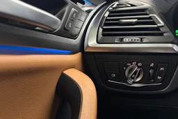 harmaa BMW iX3 2022 kuva 31.