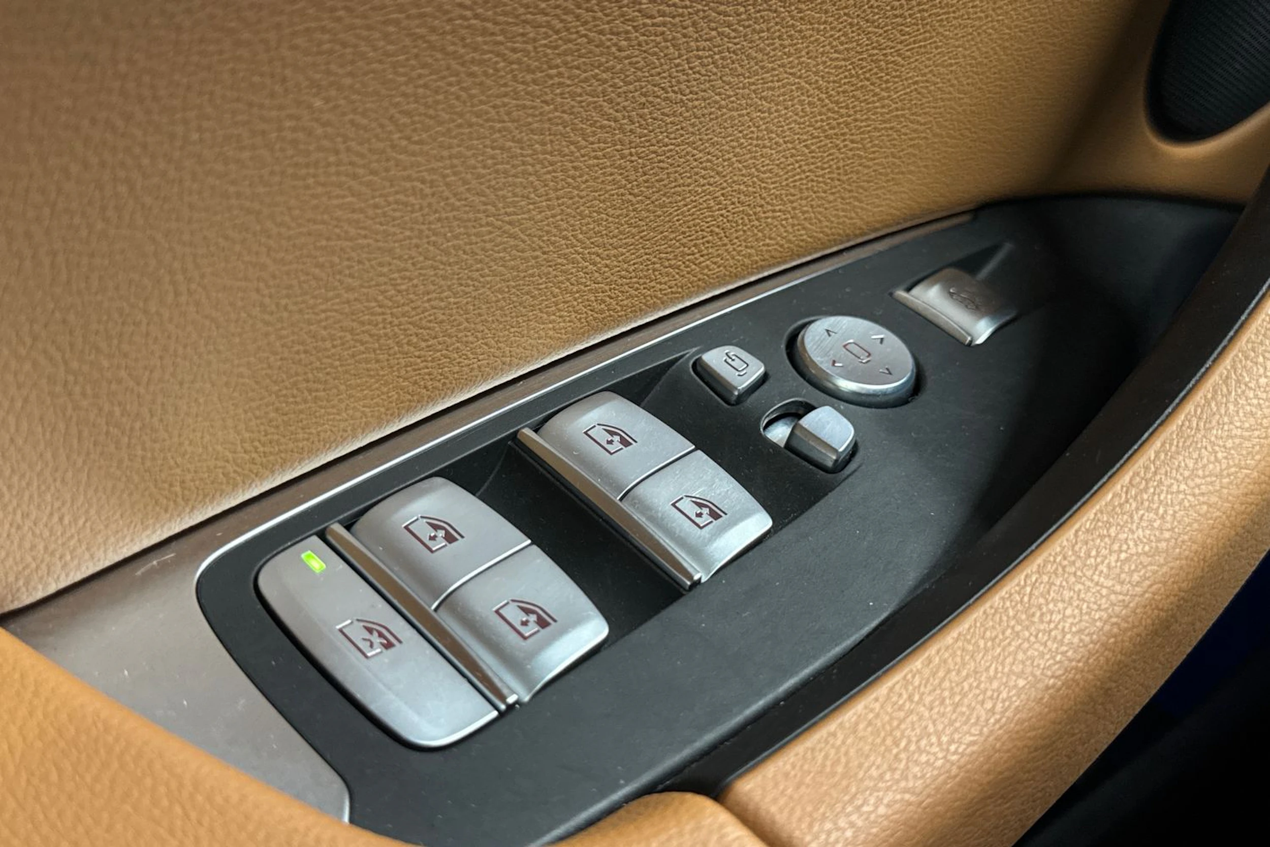 harmaa BMW iX3 2022 kuva 32.