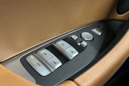 harmaa BMW iX3 2022 kuva 32.