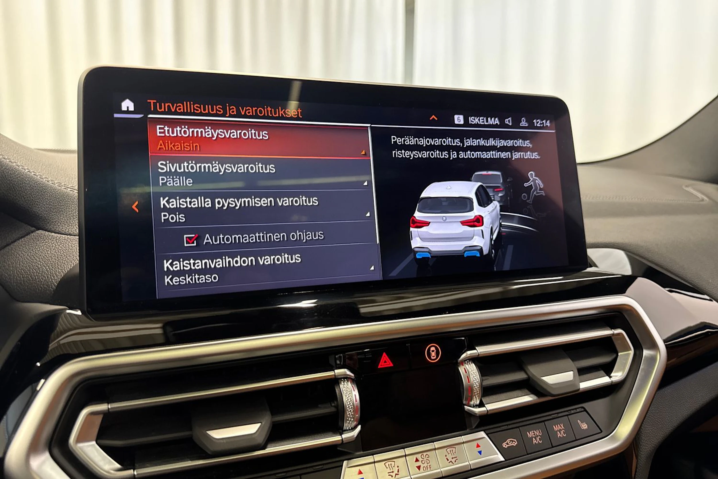 harmaa BMW iX3 2022 kuva 35.