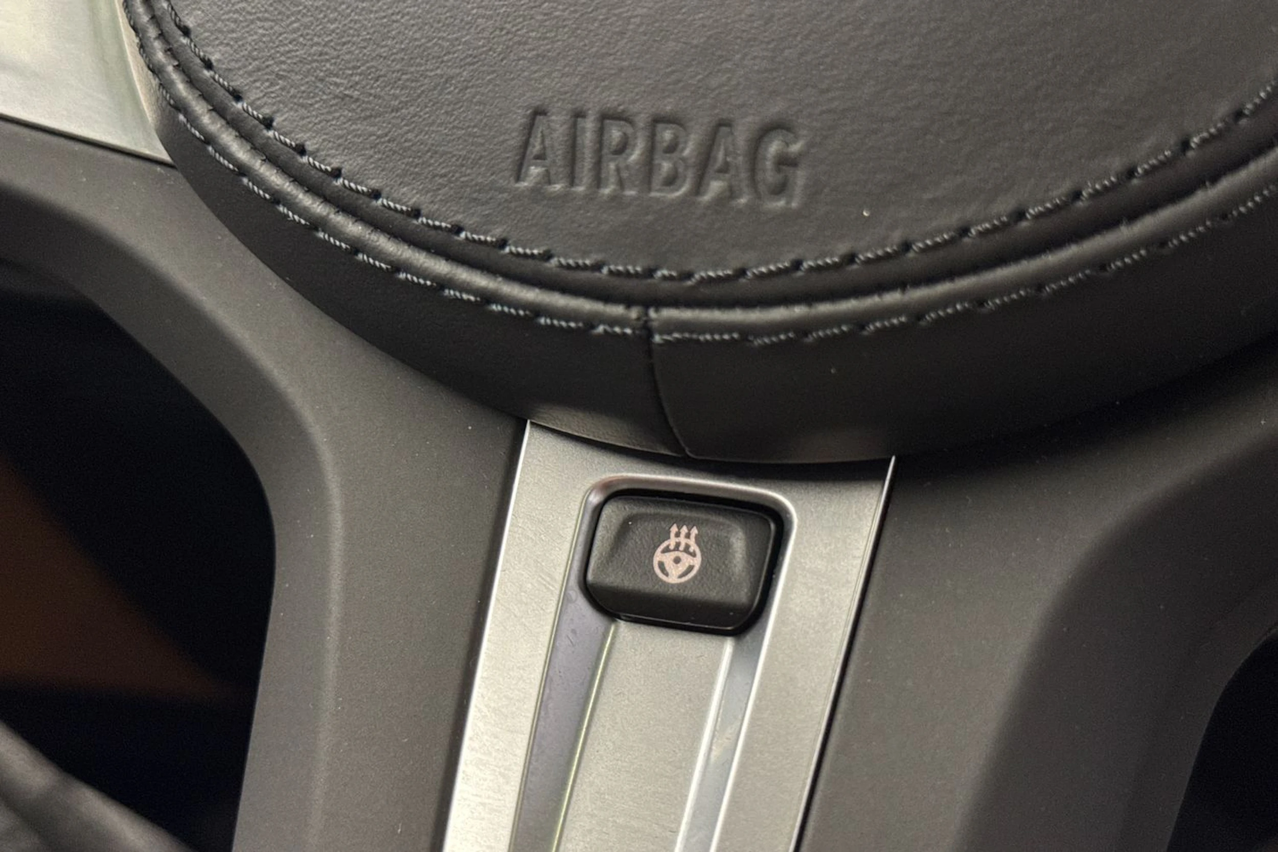 harmaa BMW iX3 2022 kuva 36.