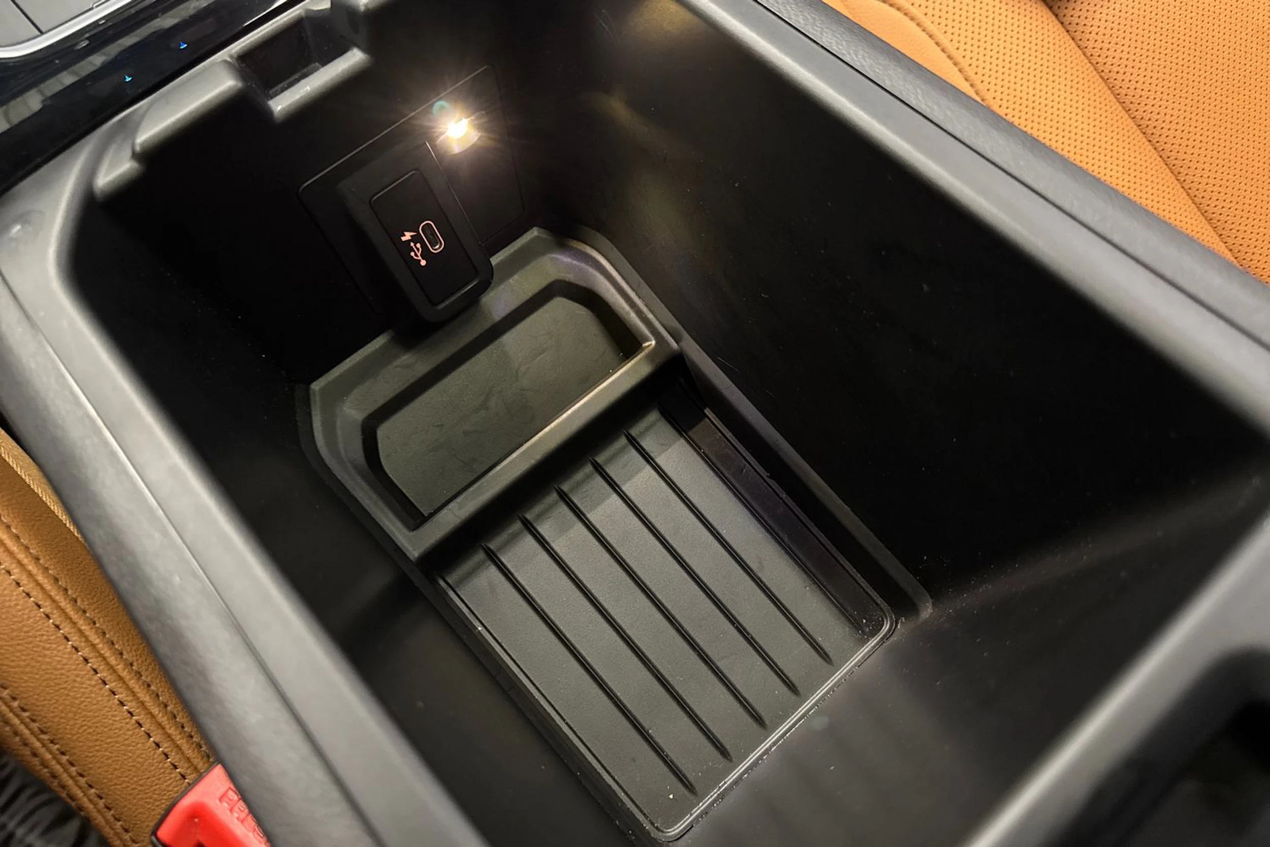 harmaa BMW iX3 2022 kuva 41.