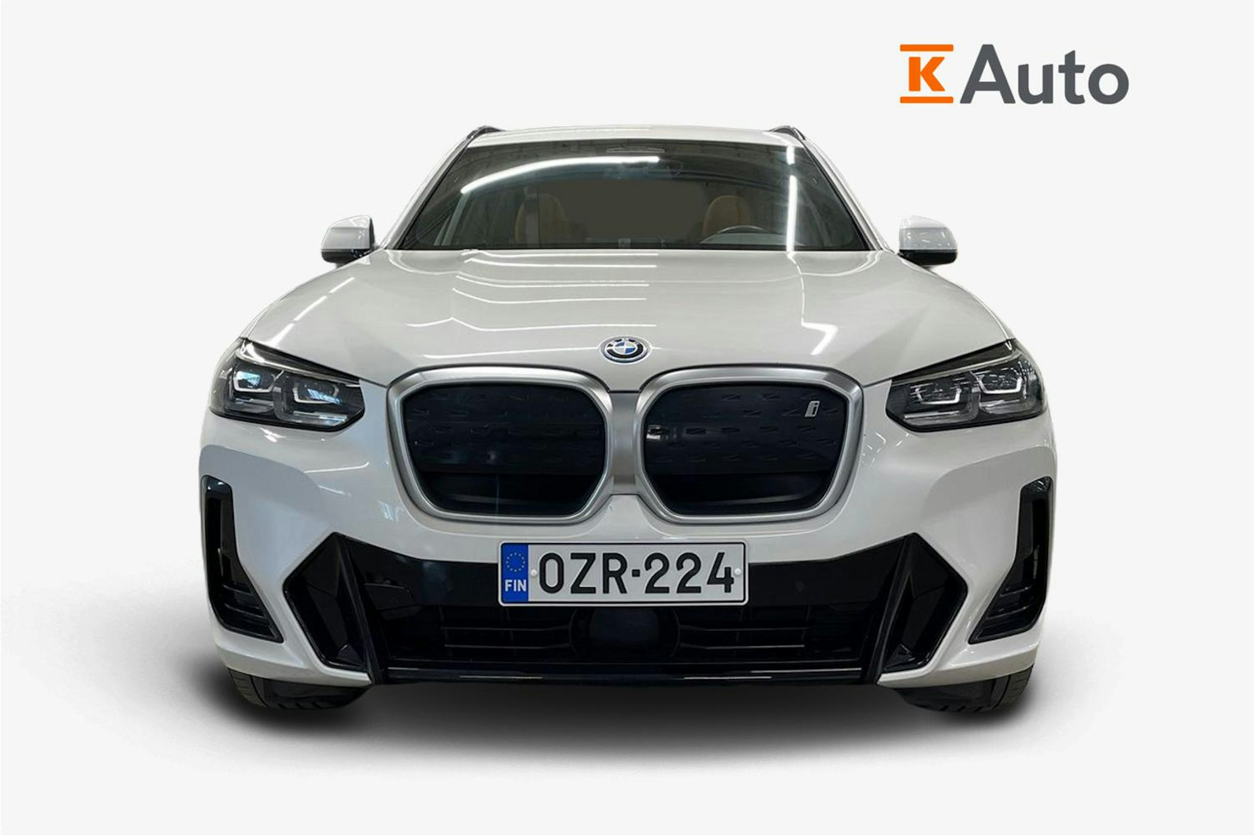 Valkoinen BMW iX3 2023 kuva 5.