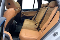Valkoinen BMW iX3 2023 kuva 10.