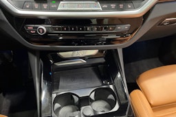 Valkoinen BMW iX3 2023 kuva 24.
