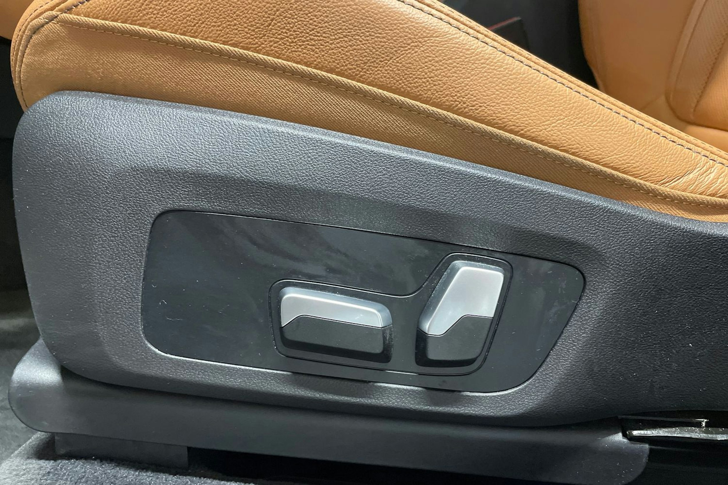 Valkoinen BMW iX3 2023 kuva 32.