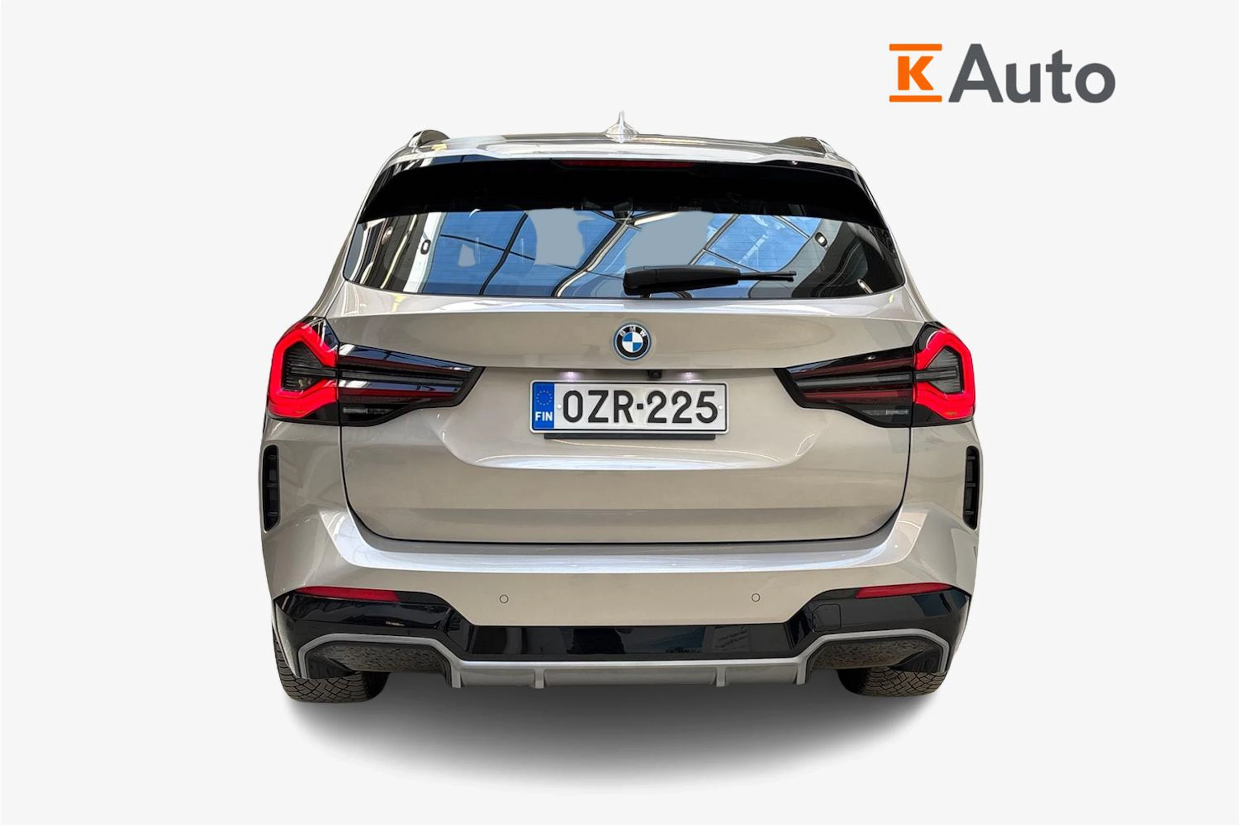 Harmaa BMW iX3 2023 kuva 3.