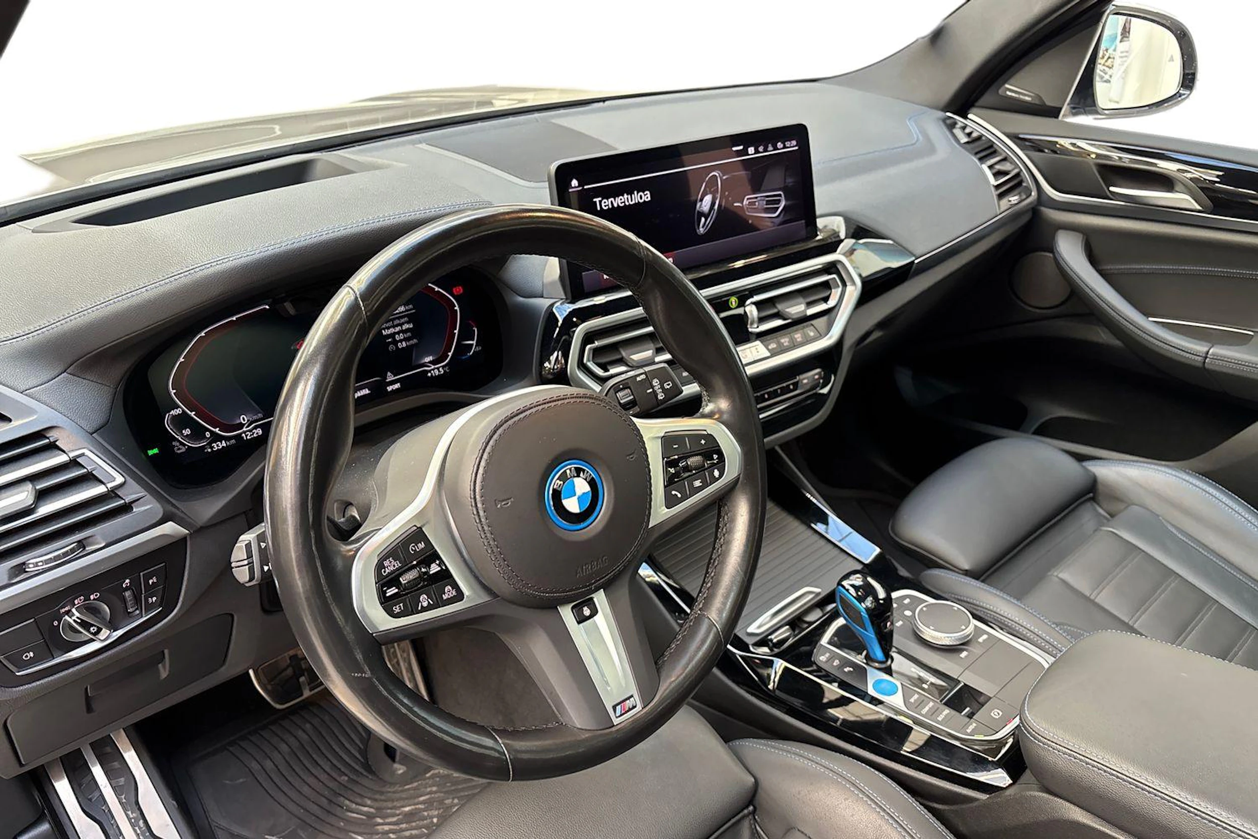 Harmaa BMW iX3 2023 kuva 6.