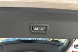 Harmaa BMW iX3 2023 kuva 12.