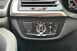 Harmaa BMW iX3 2023 kuva 20.