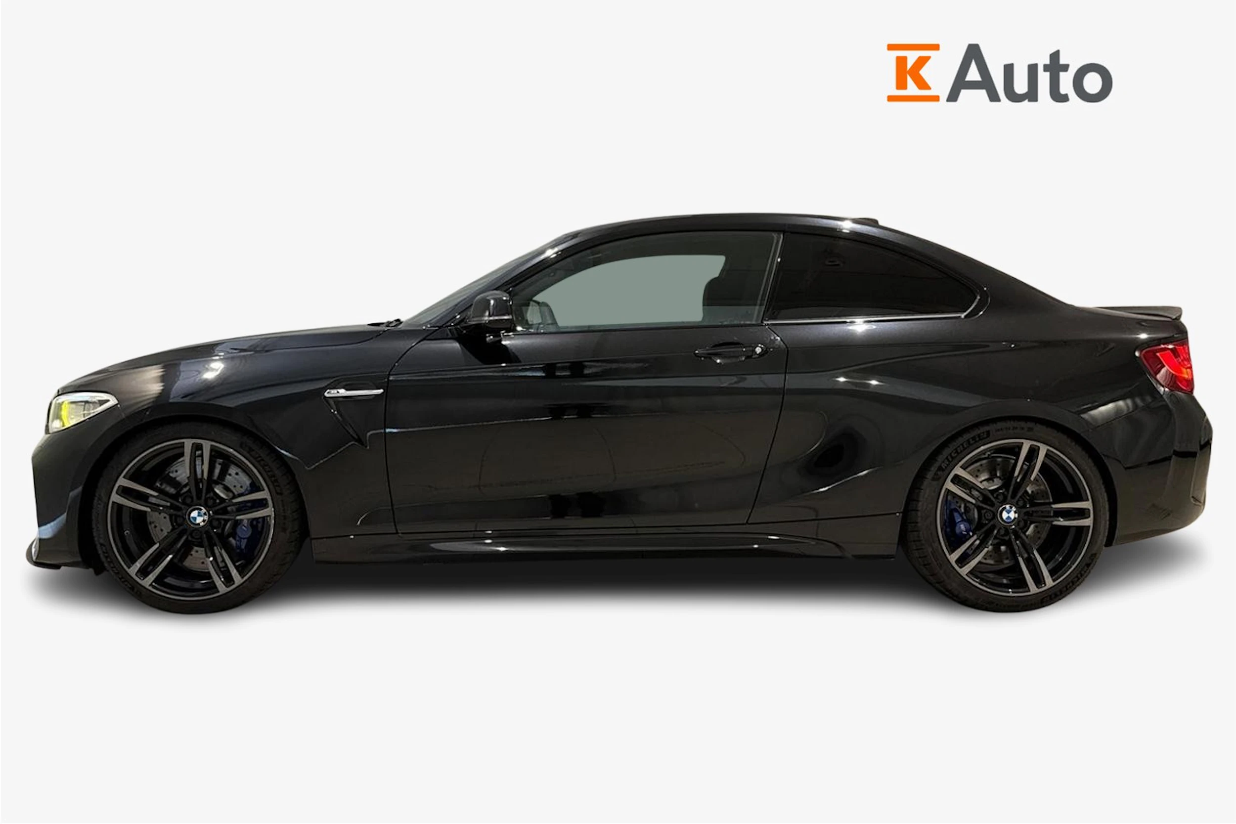 met. musta BMW M2 2017 kuva 5.