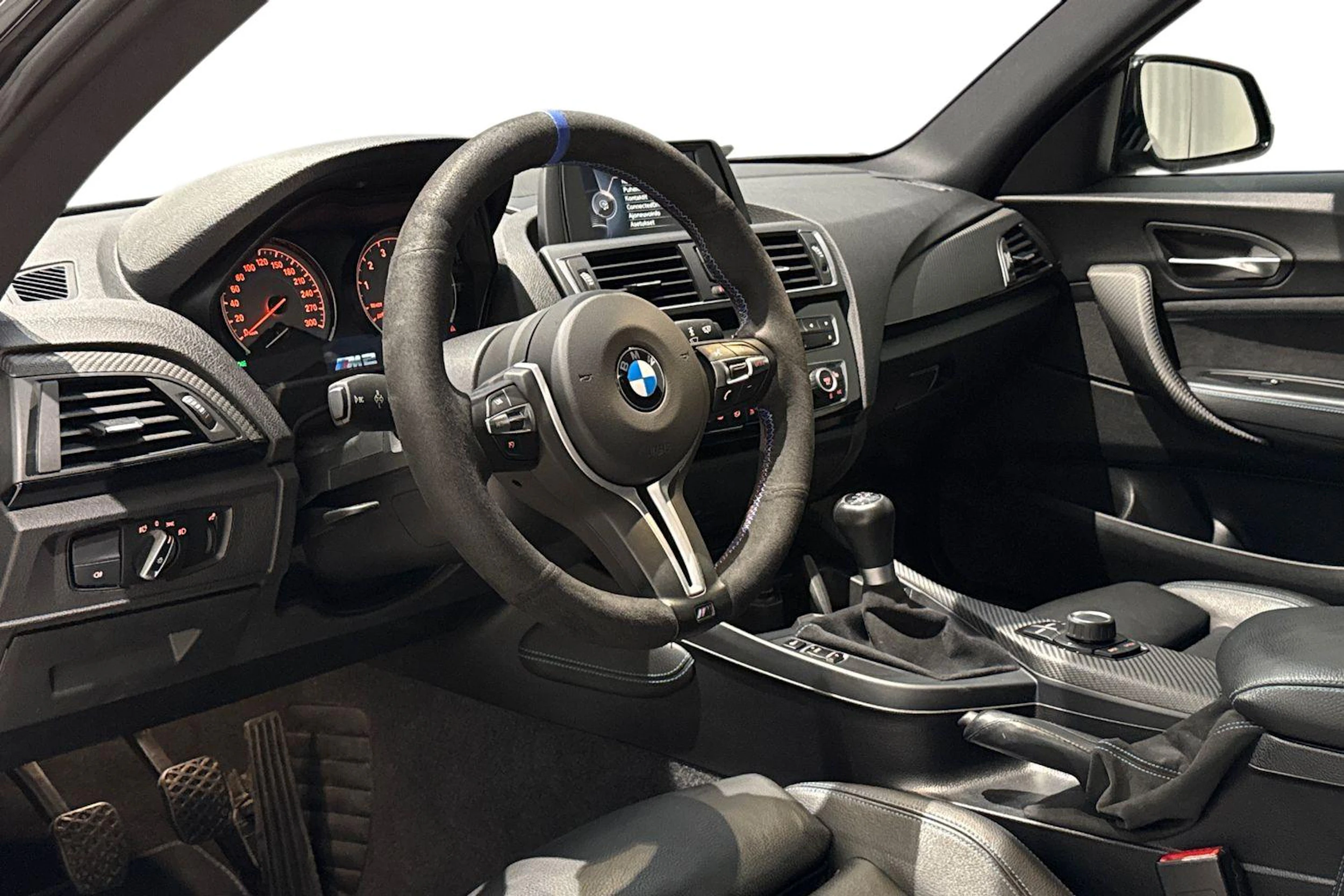 met. musta BMW M2 2017 kuva 6.