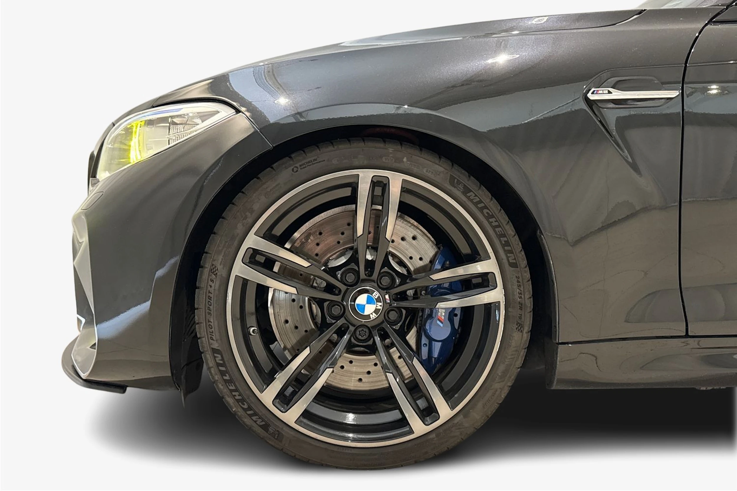 met. musta BMW M2 2017 kuva 9.
