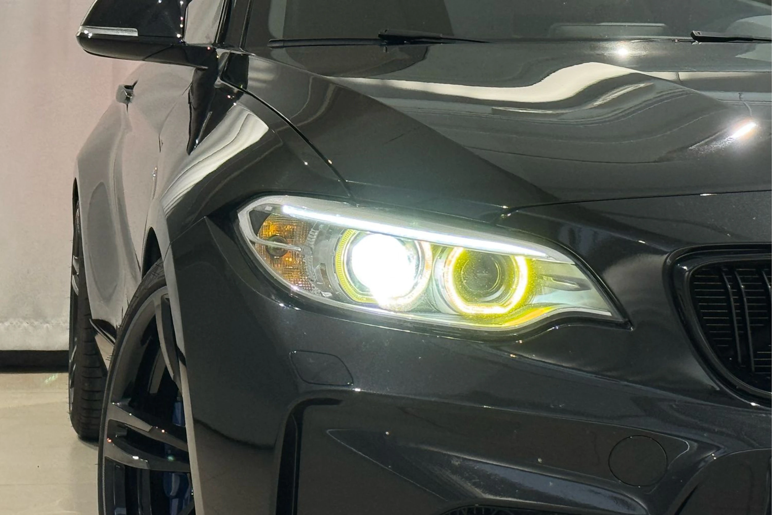 met. musta BMW M2 2017 kuva 11.