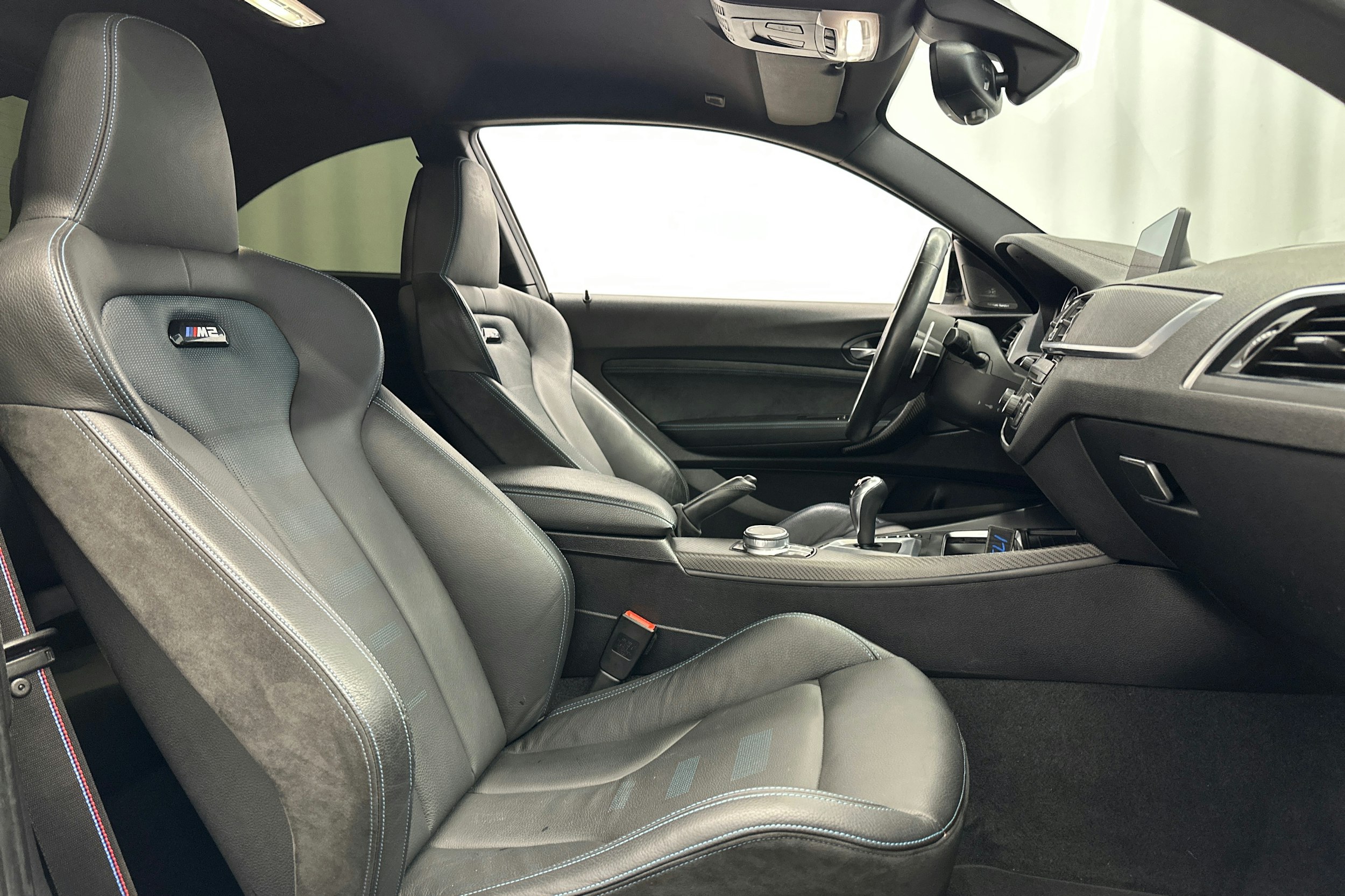 harmaa BMW M2 2019 kuva 14.