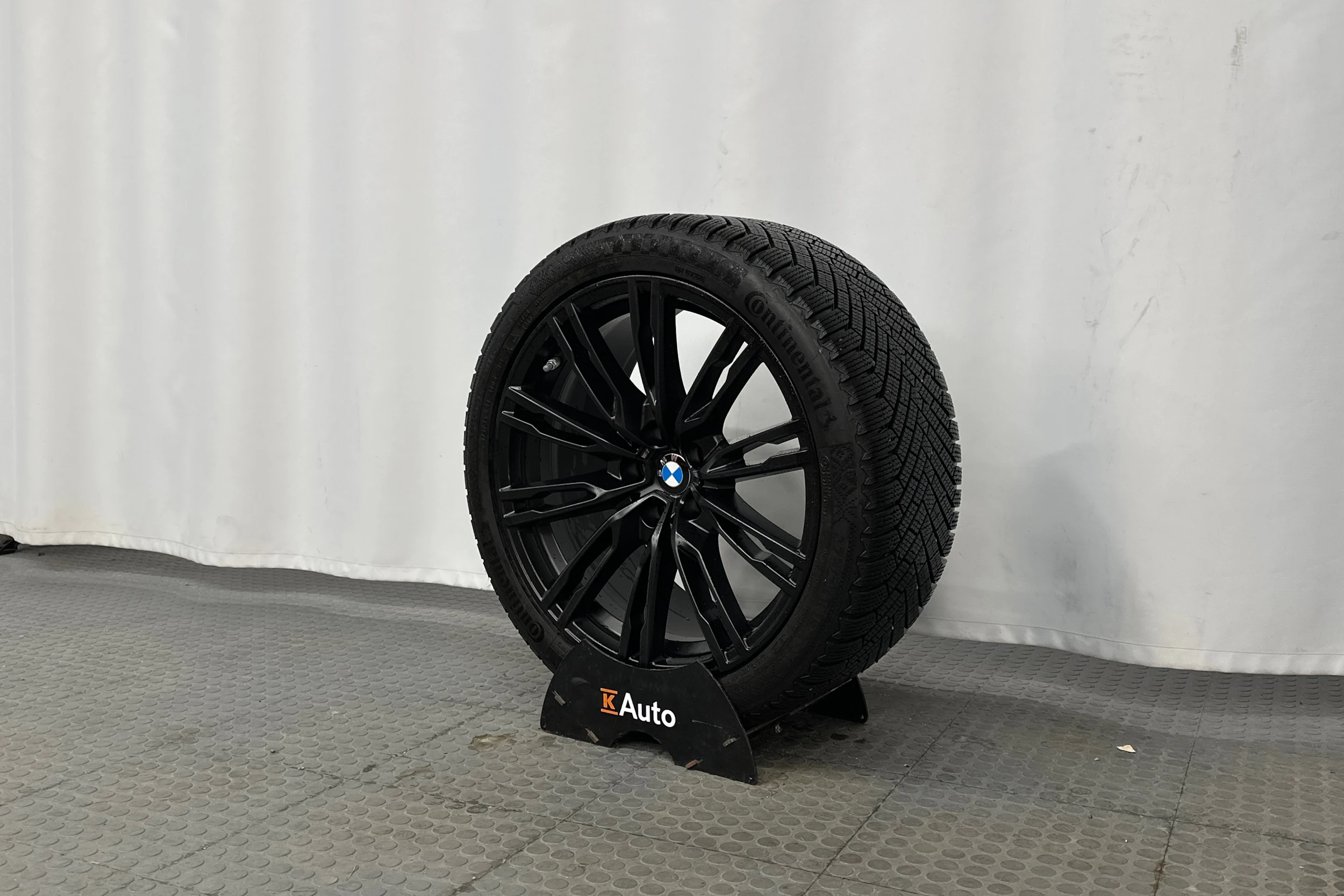 punainen BMW M2 2024 kuva 10.