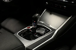 punainen BMW M2 2024 kuva 23.