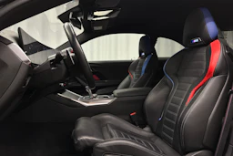 punainen BMW M2 2024 kuva 24.