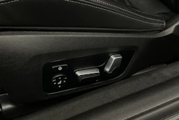 punainen BMW M2 2024 kuva 25.