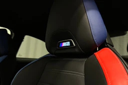 punainen BMW M2 2024 kuva 26.