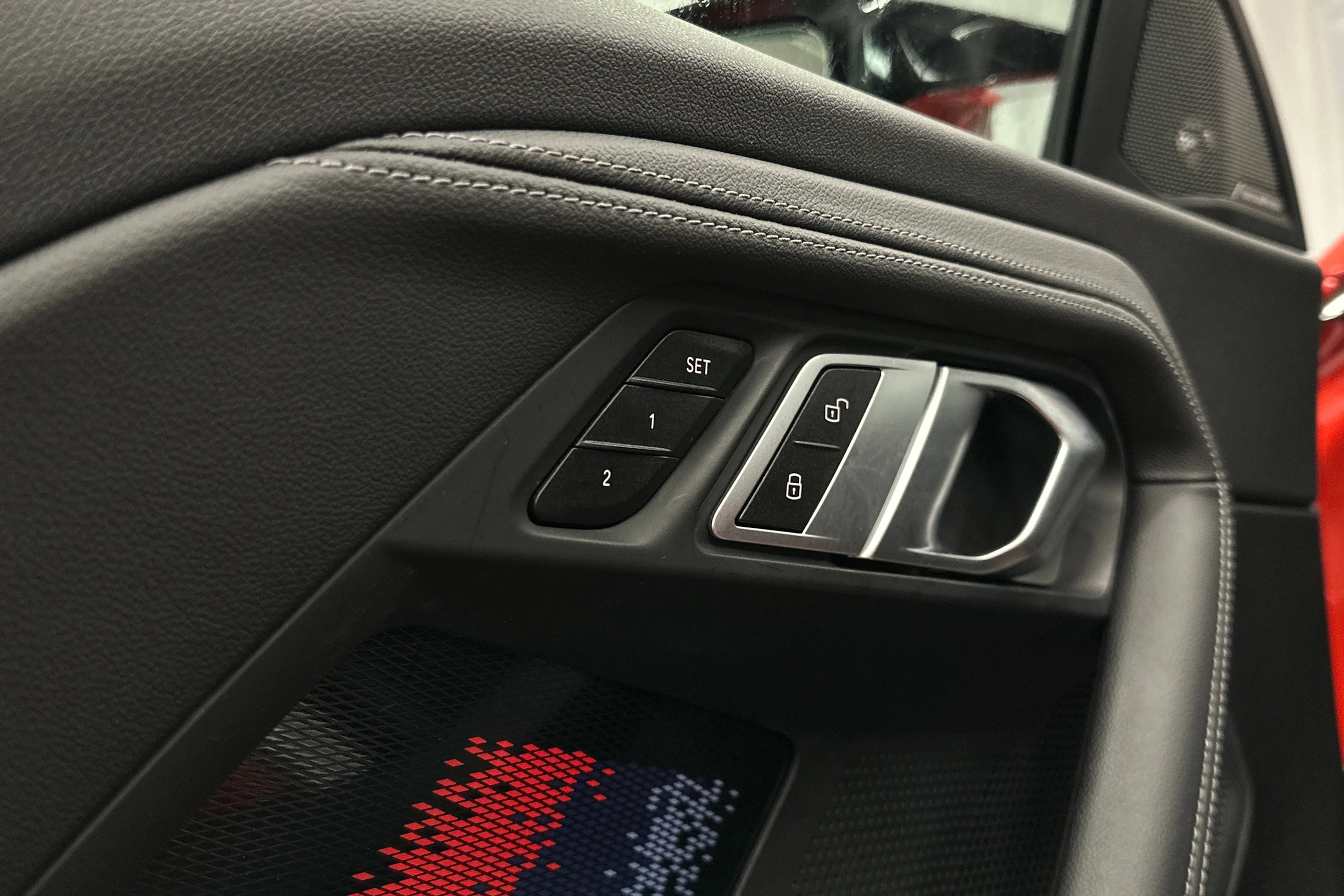 punainen BMW M2 2024 kuva 27.