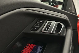 punainen BMW M2 2024 kuva 27.