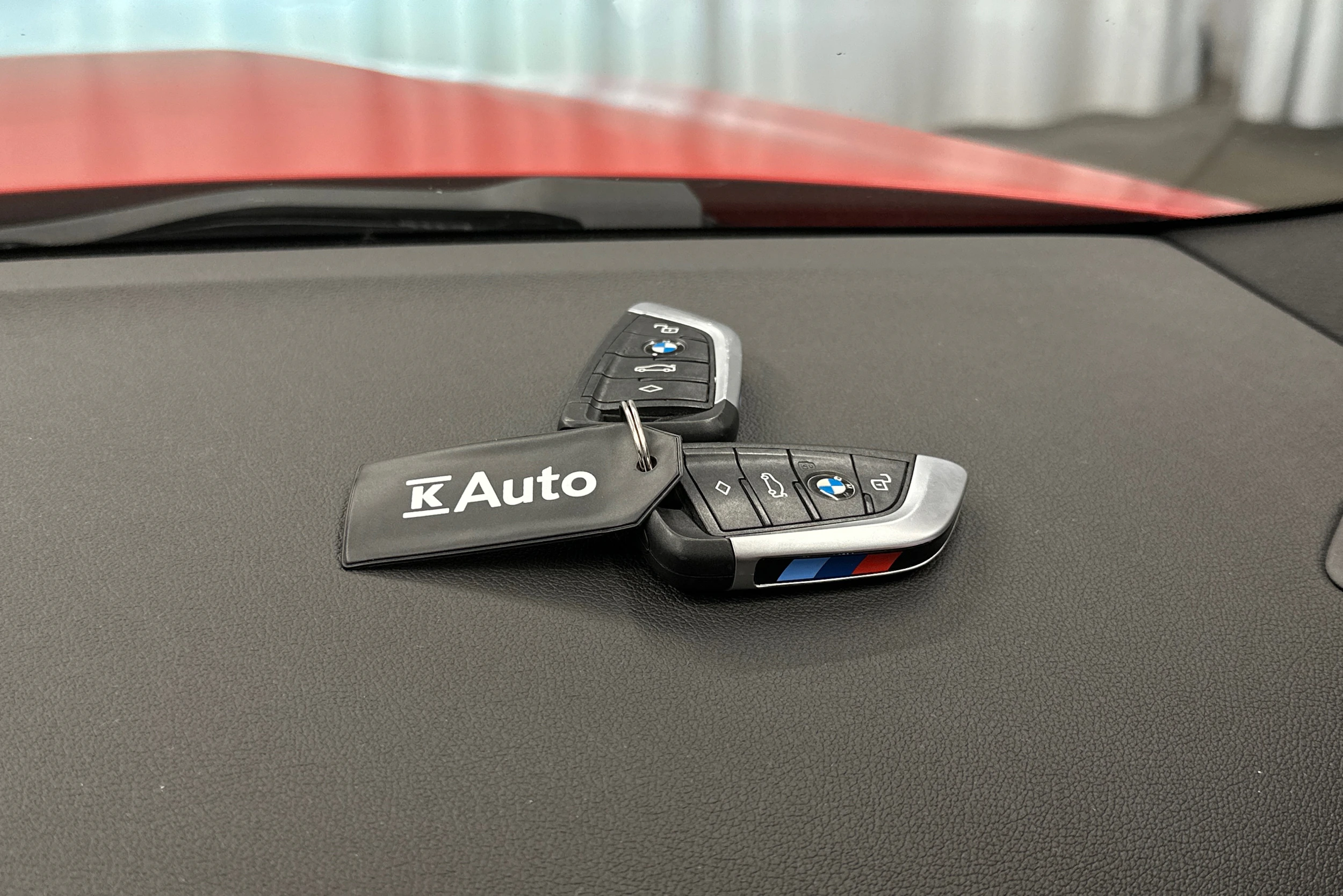 punainen BMW M2 2024 kuva 30.
