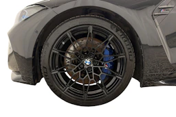 musta BMW M4 2022 kuva 8.